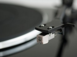 turntable-music-hall-mmf-1.3-included-cartridge